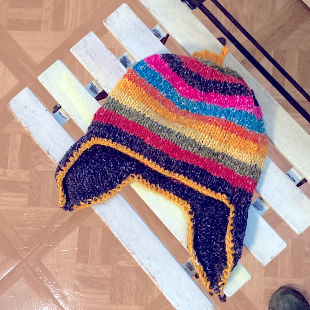 Warm wool beanie with itty Pom Pom